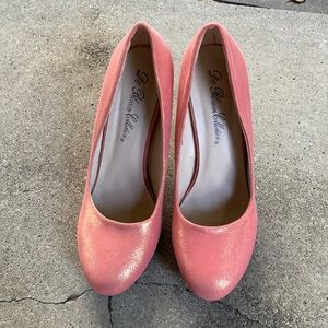 Beautiful gold peach coral high heel!